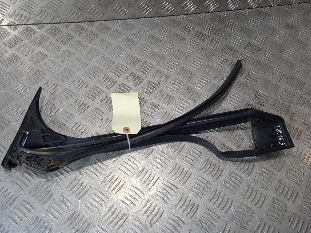 Уплотнитель к Tesla Model X (15-21)