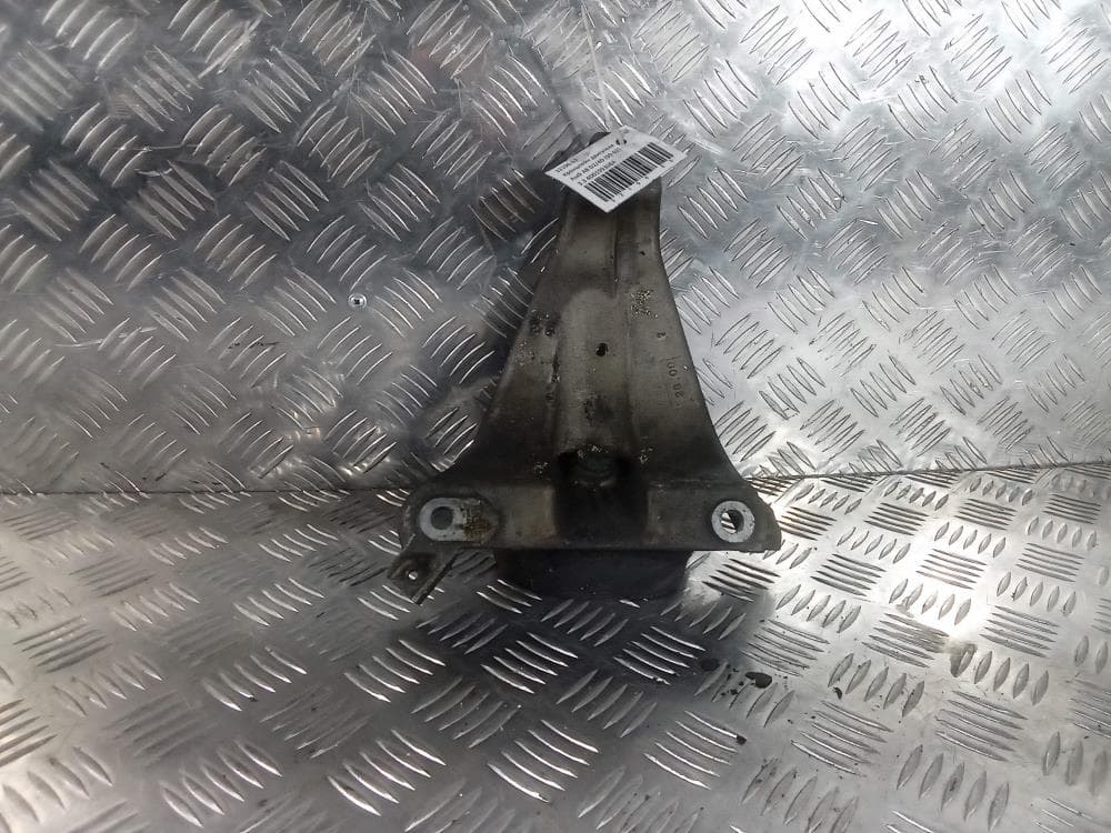 Кронштейн двигателя к Audi A8 D2/4D Рестайлинг (99-02)