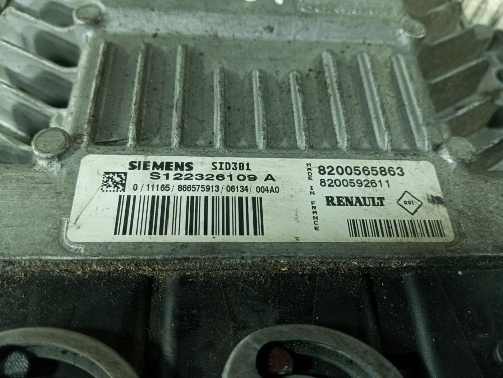 Блок управления двигателем к Renault Megane 2 Рестайлинг (06-09)