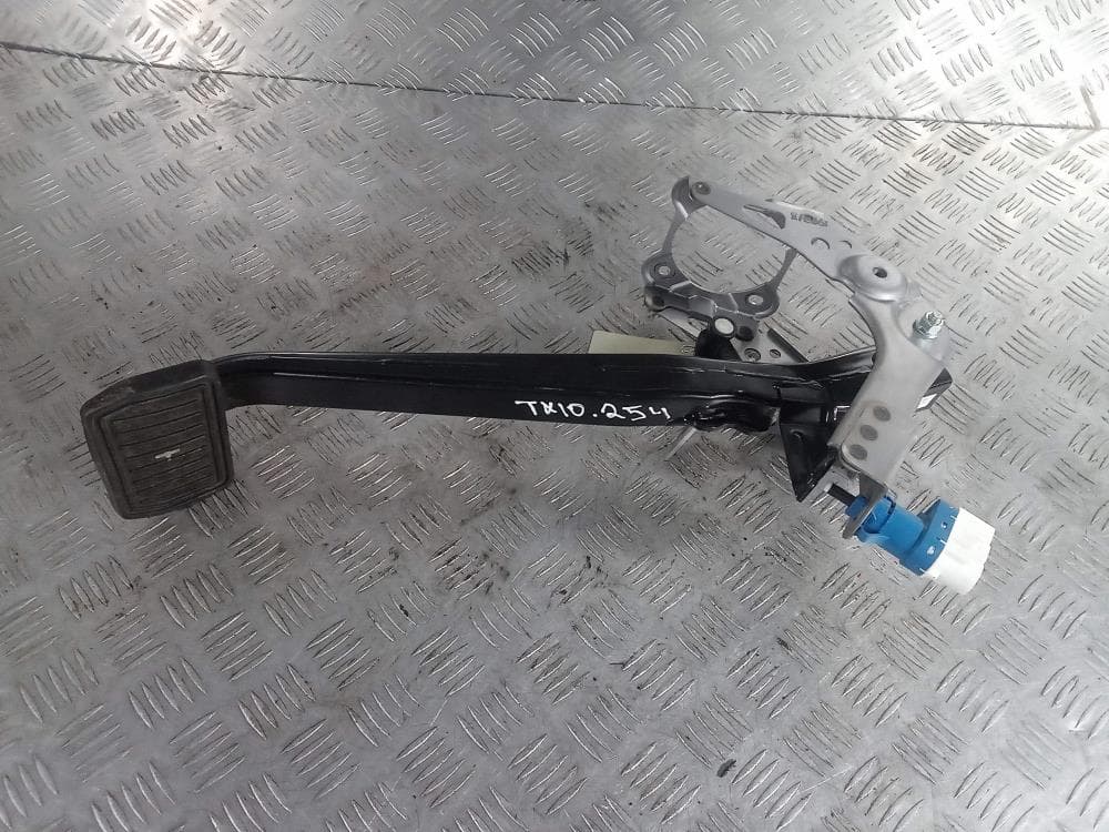 Педаль тормоза к Tesla Model X (15-21)