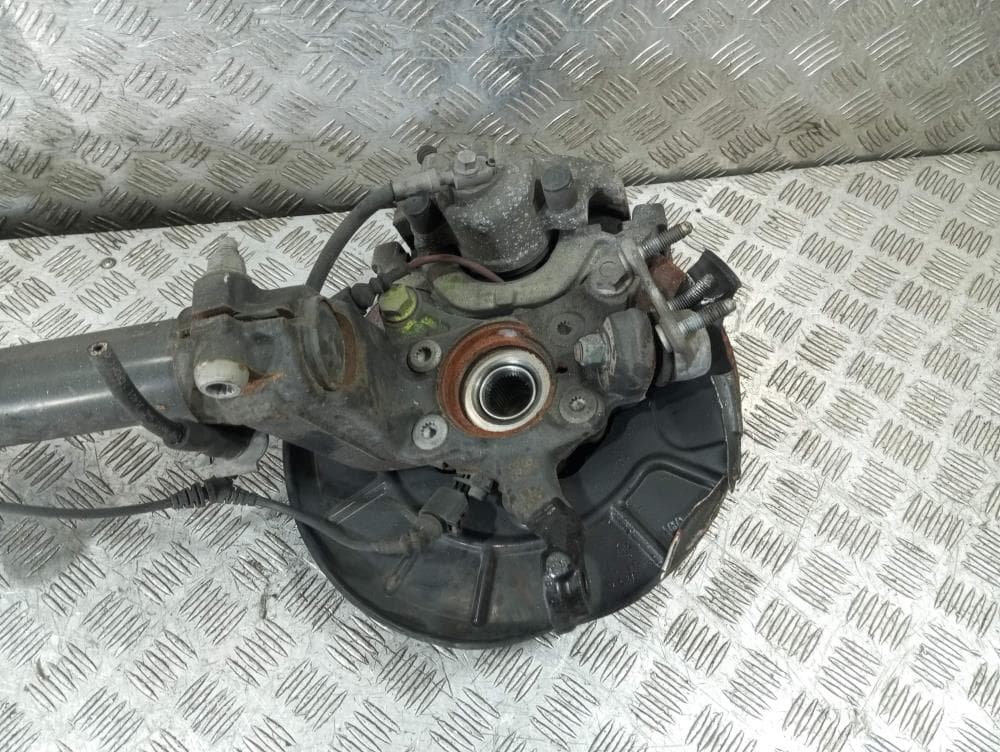Стойка передняя правая к Volkswagen Passat B7 (10-15)