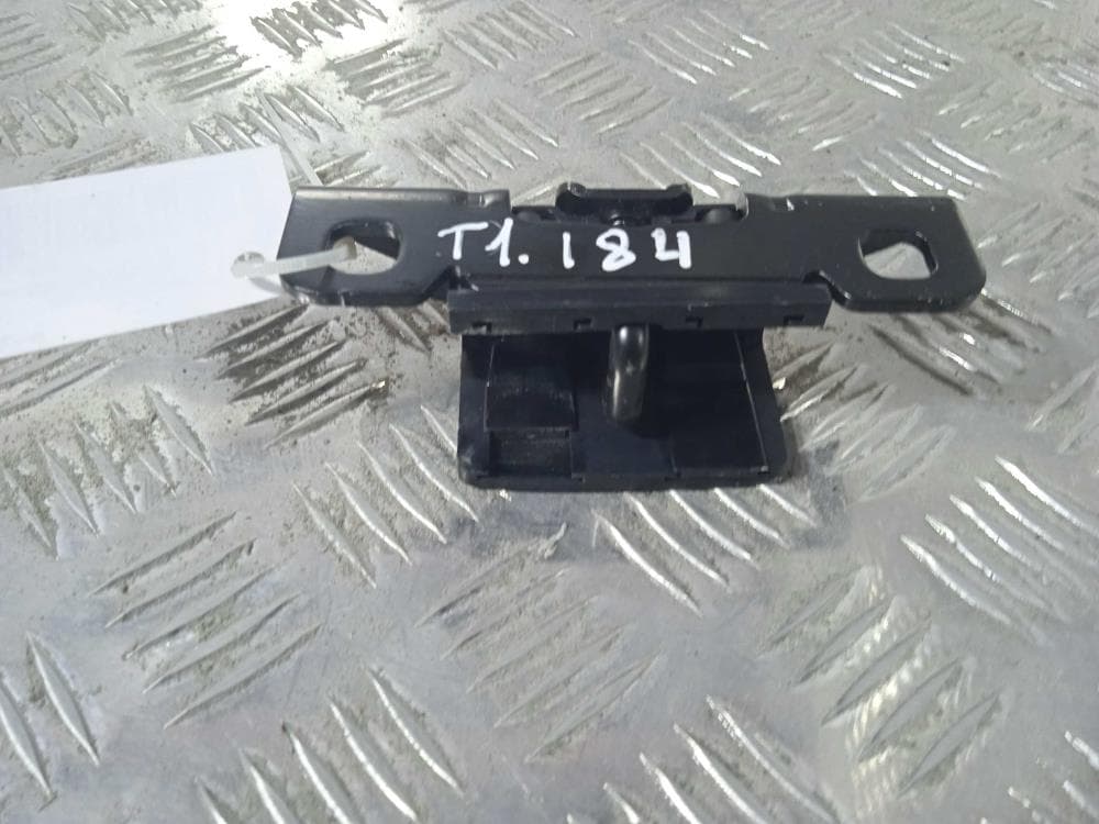 Петля двери  к Tesla Model X (15-21)