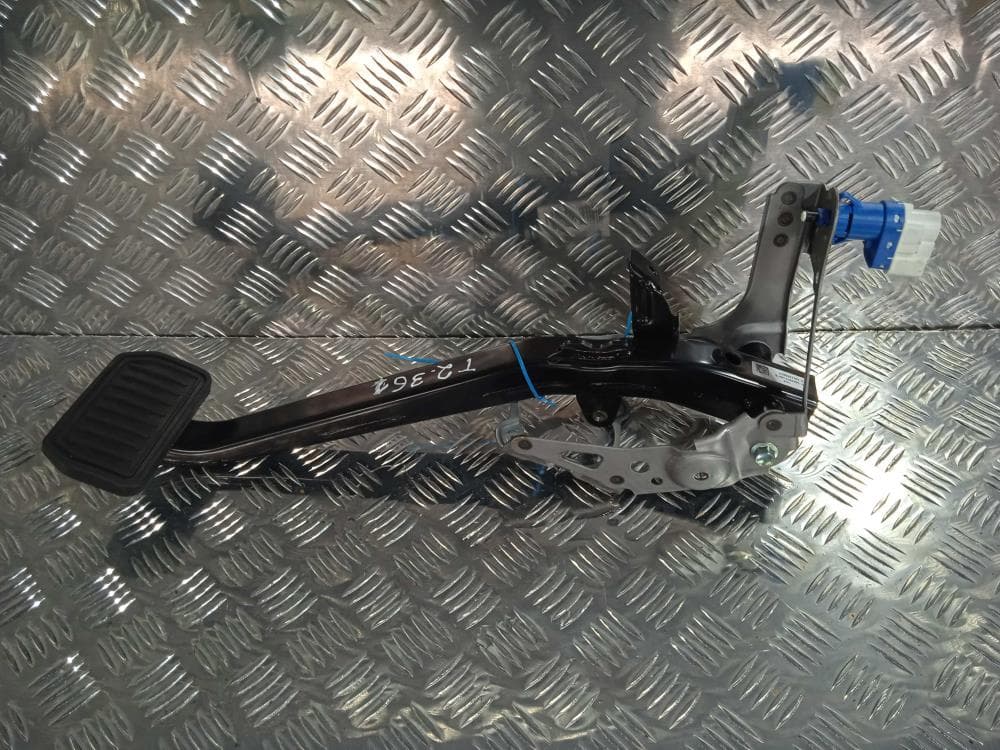 Педаль тормоза к Tesla Model X (15-21)