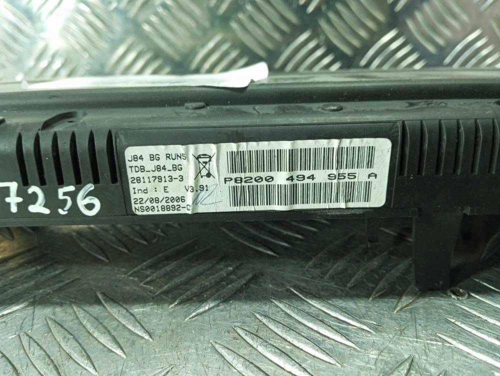 Щиток приборов (приборная панель) к Renault Scenic 2 Рестайлинг (06-09)
