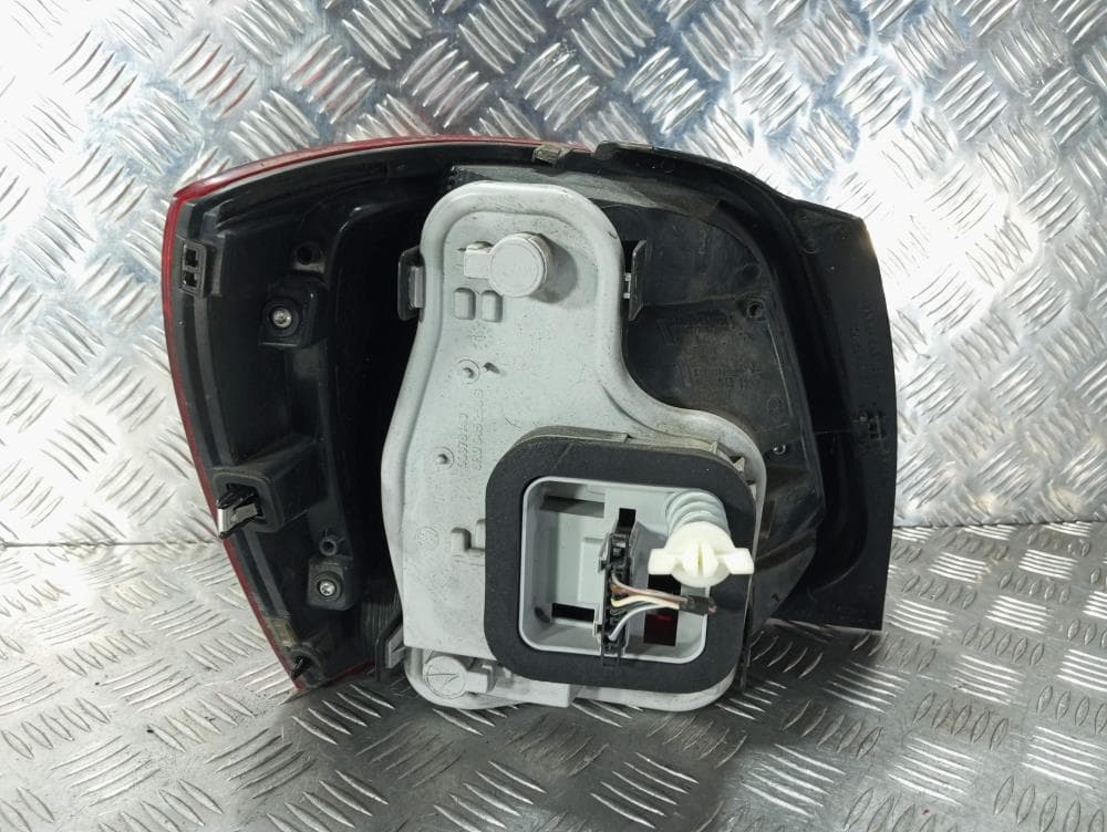 Фонарь задний правый к Volkswagen Polo 5 (09-15)