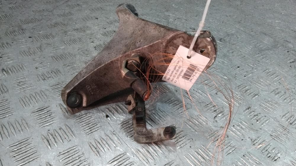 Кронштейн двигателя к Audi Q7 4L (05-09)