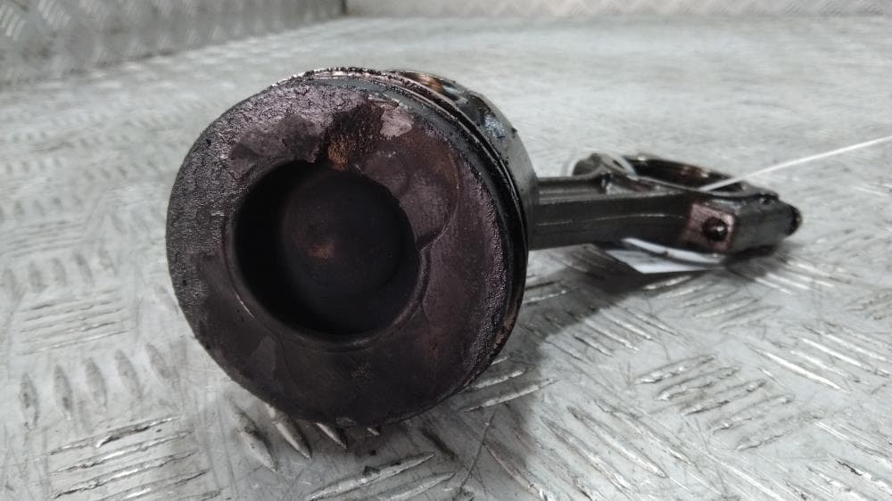 Поршень к Renault Megane 2 (02-06)