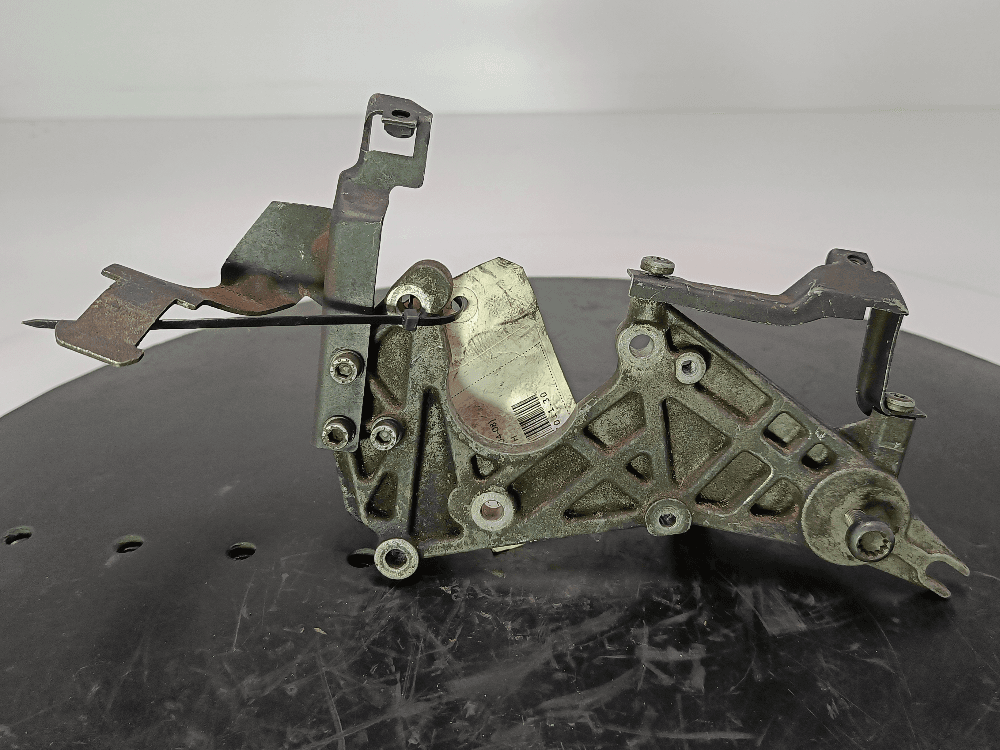 Крепление ТНВД к Audi A6 C6/4F (04-08)