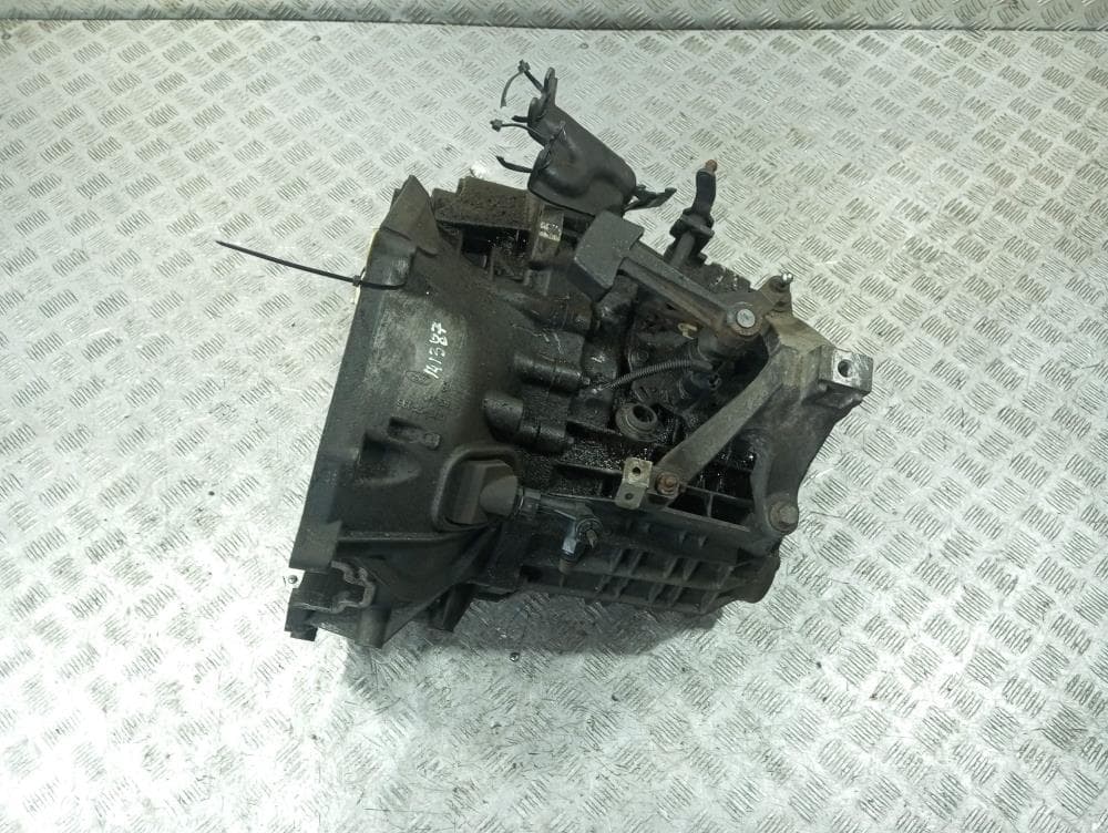 КПП механическая (МКПП) к Volvo S40 2 (04-07)