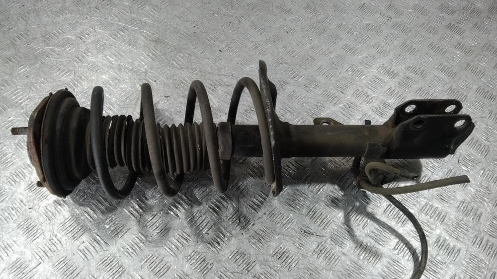 Стойка передняя левая к Toyota Voxy R60 (01-07)