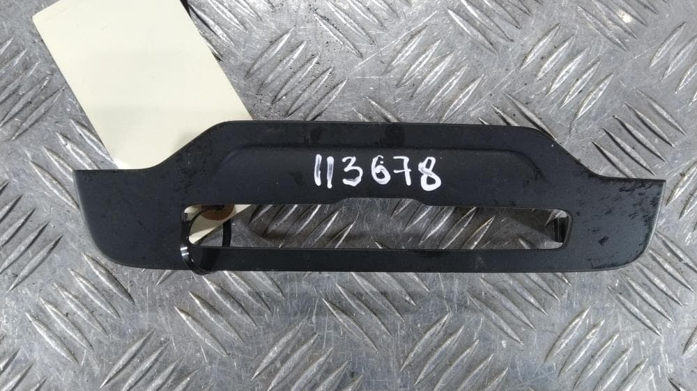 Рамка под магнитолу к Volvo V70 3 (07-13)