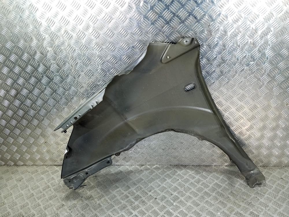 Крыло переднее правое к Toyota Corolla Verso 3 (04-08)