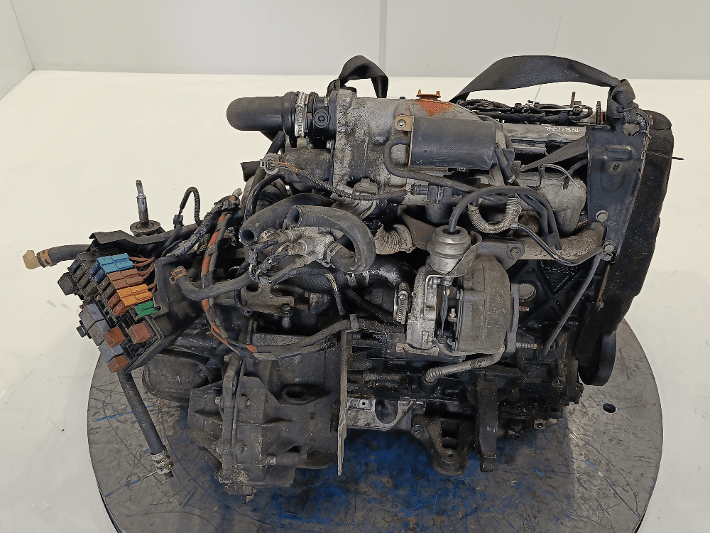 Двигатель к Renault Laguna 2 (01-05)