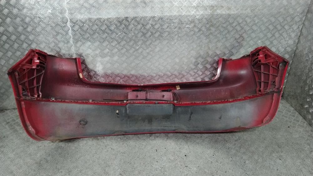 Бампер задний к Volkswagen Golf 5 (03-09)