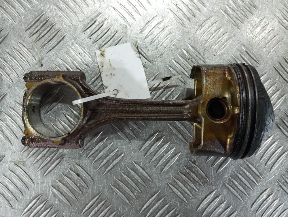 Поршень к Volkswagen Golf 5 (03-09)