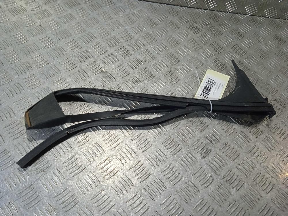 Уплотнитель к Tesla Model X (15-21)