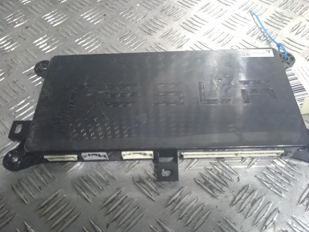 Блок бортовой сети (блок управления BCM) к Tesla Model X (15-21)
