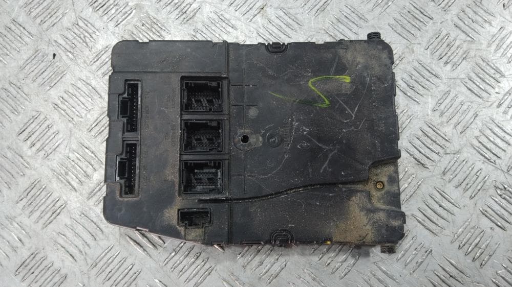 Блок комфорта к Renault Scenic 2 (03-06)