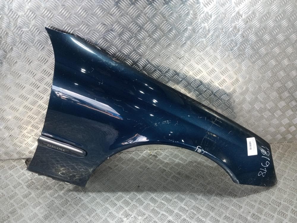 Крыло переднее правое к Mercedes C Class W203/S203/CL203 (00-04)