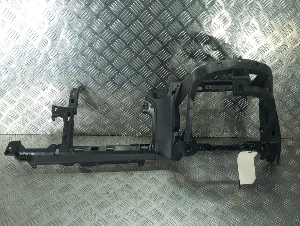 Накладка декоративная на торпедо к Citroen C4 Picasso 1 (06-13)