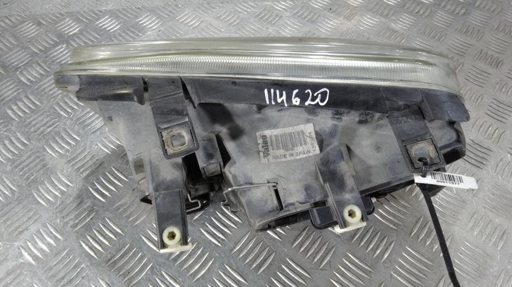 Фара правая к Volkswagen Golf 4 (97-06)