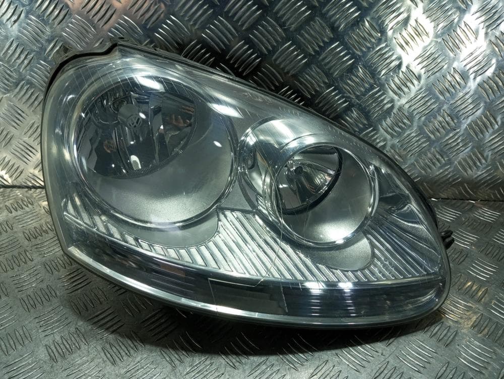 Фара правая к Volkswagen Golf 5 (03-09)