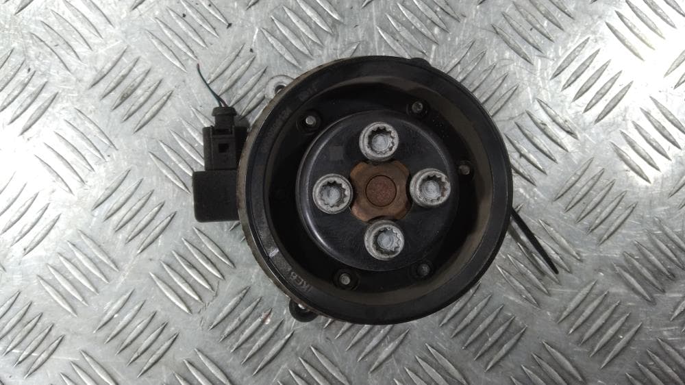 Помпа к Volkswagen Golf 6 (08-15)