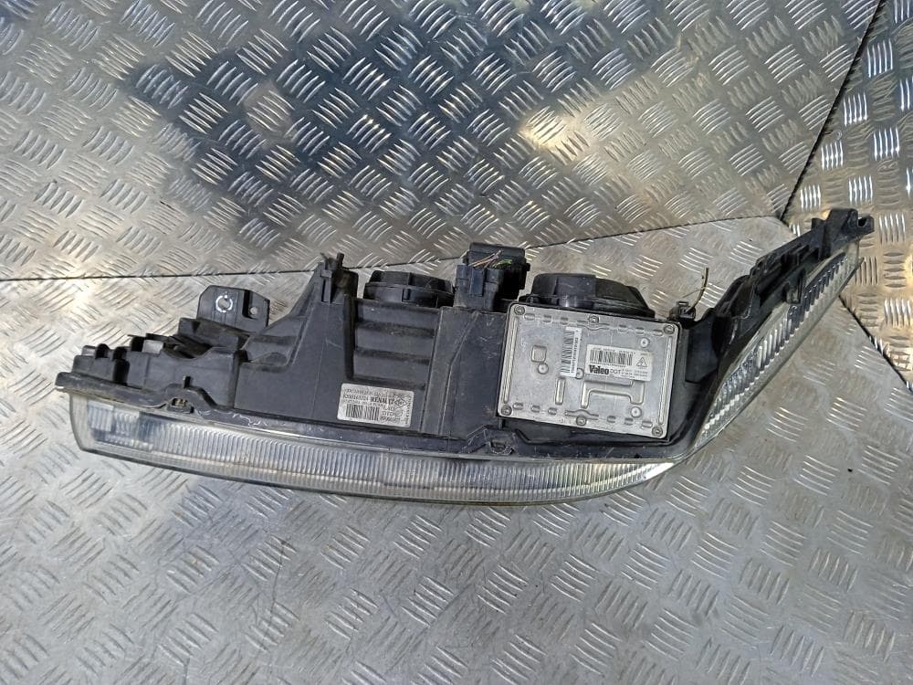 Фара правая к Renault Laguna 2 (01-05)