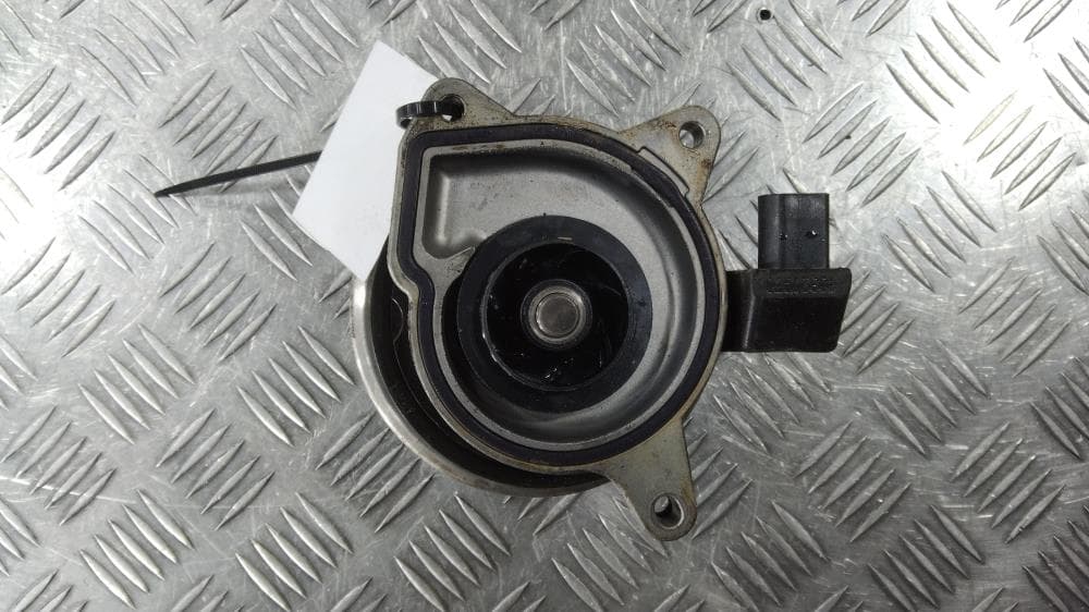 Помпа к Volkswagen Golf 6 (08-15)