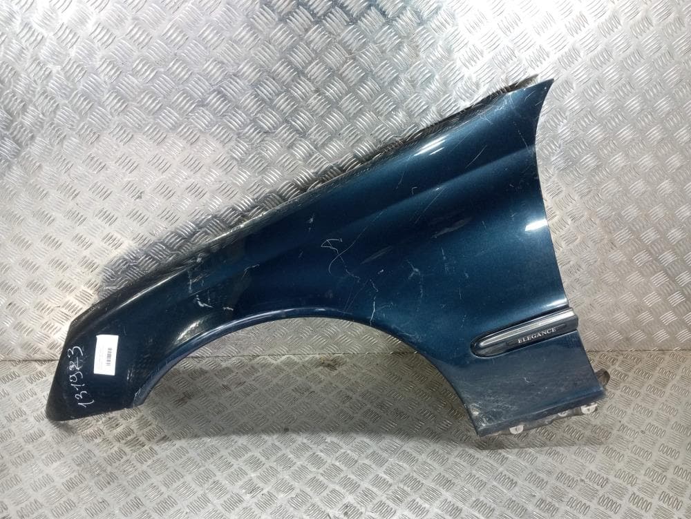 Крыло переднее левое к Mercedes C Class W203/S203/CL203 (00-04)