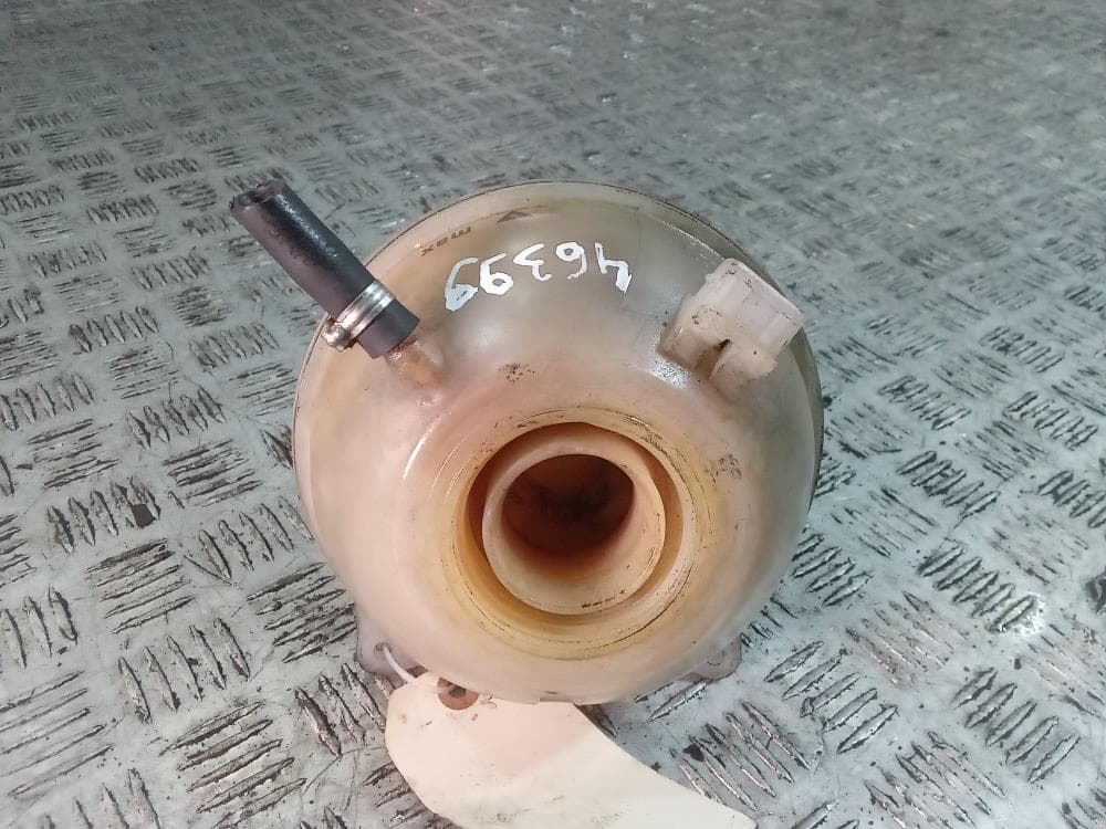 Бачок расширительный к Volkswagen Golf 3 (91-99)