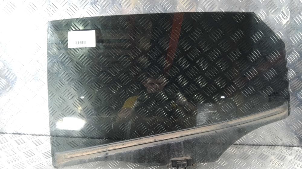 Стекло двери задней левой к Hyundai ix35 1 (10-13)