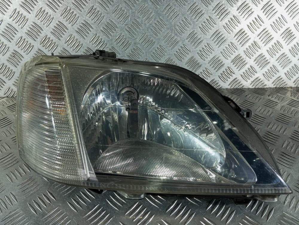 Фара правая к Renault Logan 1 (04-09)