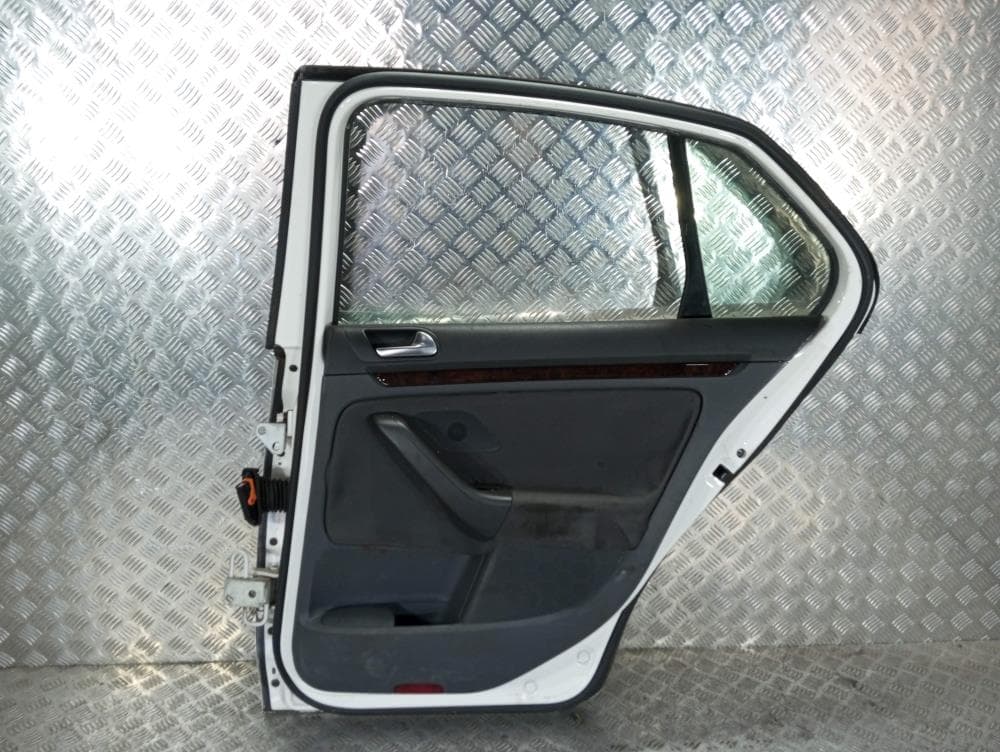Дверь задняя правая к Volkswagen Jetta 5 (05-11)