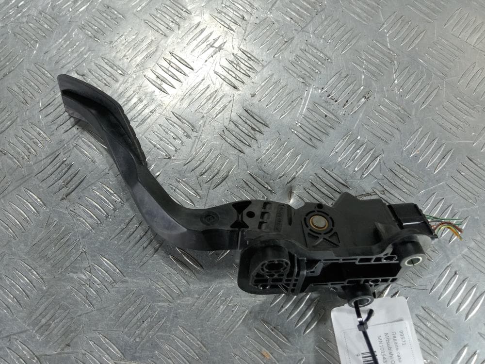 Педаль газа к Mitsubishi Outlander 2 (07-10)