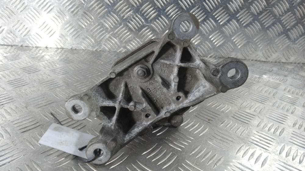 Подушка крепления КПП к Audi A4 B8/8K (07-11)