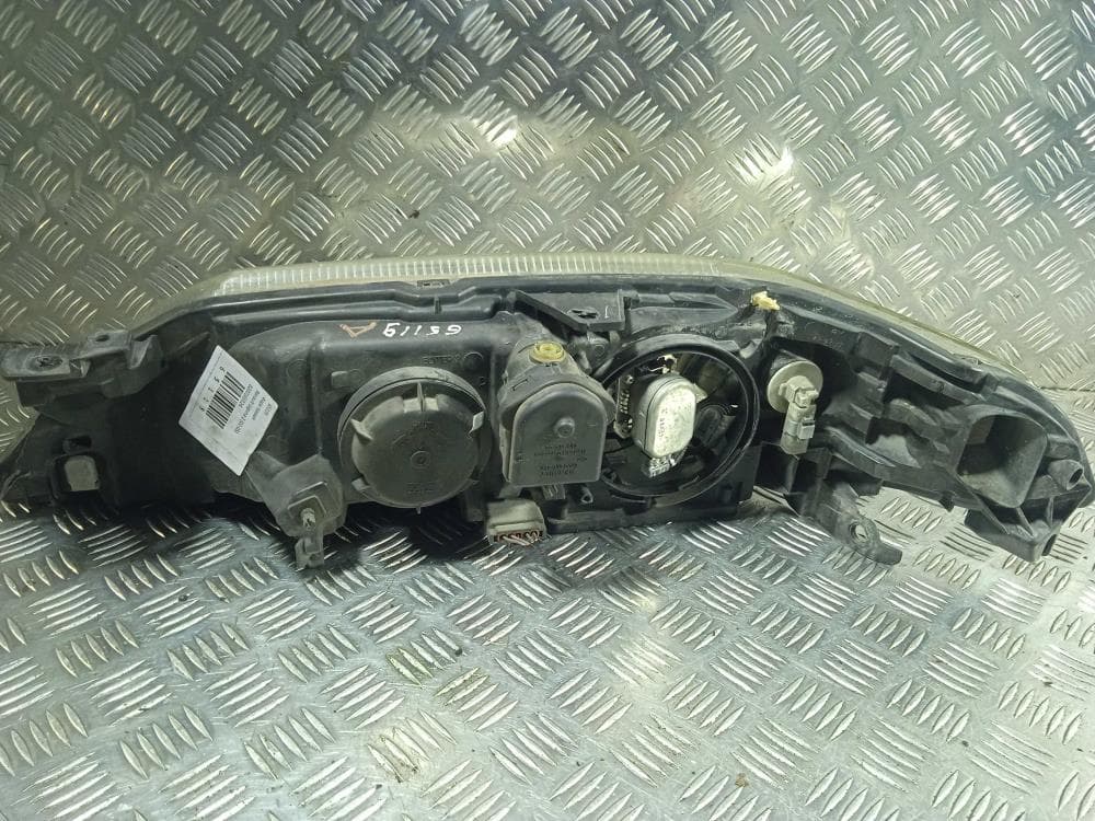 Фара правая к Renault Laguna 2 (01-05)