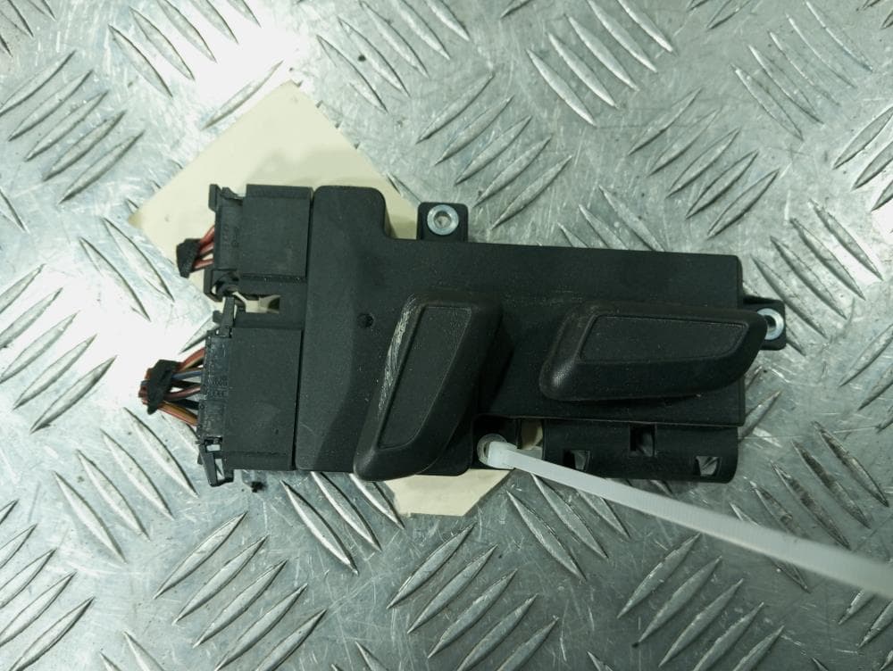 Кнопка регулировки сидения к Audi A4 B8/8K (07-11)