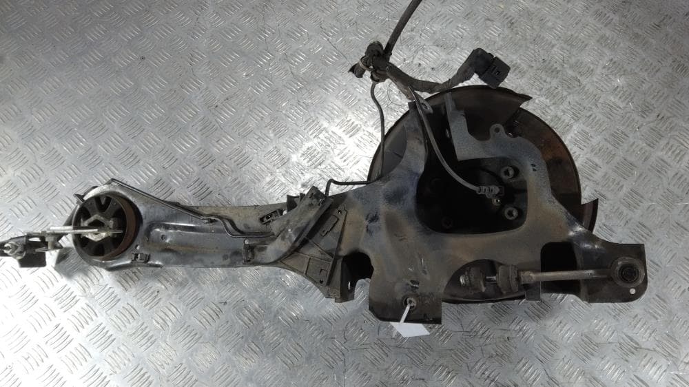 Кулак задний левый к Volvo V60 1 (10-13)