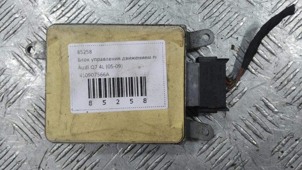 Блок управления движением по полосам к Audi Q7 4L (05-09)