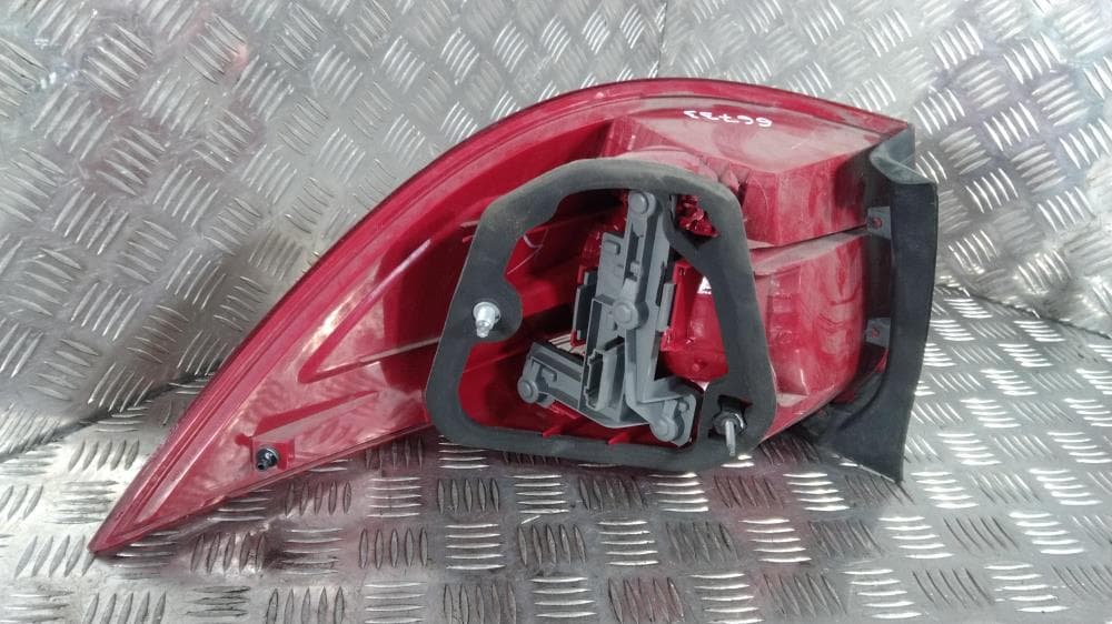 Фонарь задний правый к Volkswagen Golf 5 (03-09)