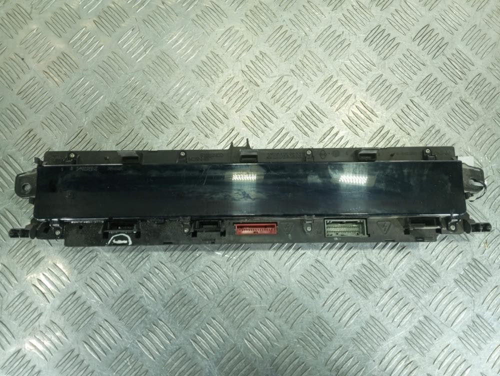 Щиток приборов (приборная панель) к Renault Scenic 2 (03-06)
