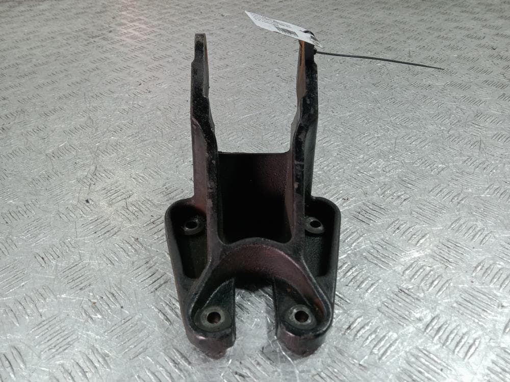 Кронштейн двигателя к Jeep Cherokee XJ Рестайлинг (97-01)