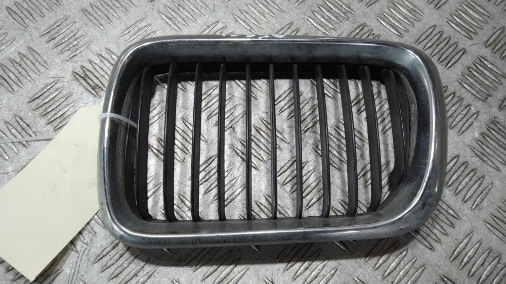 Решетка капота к BMW 3 E46 (97-03)