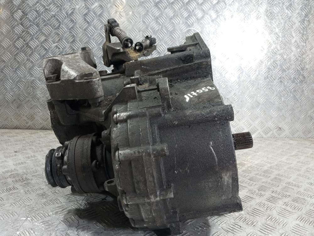 КПП механическая (МКПП) к Volkswagen Golf 5 (03-09)