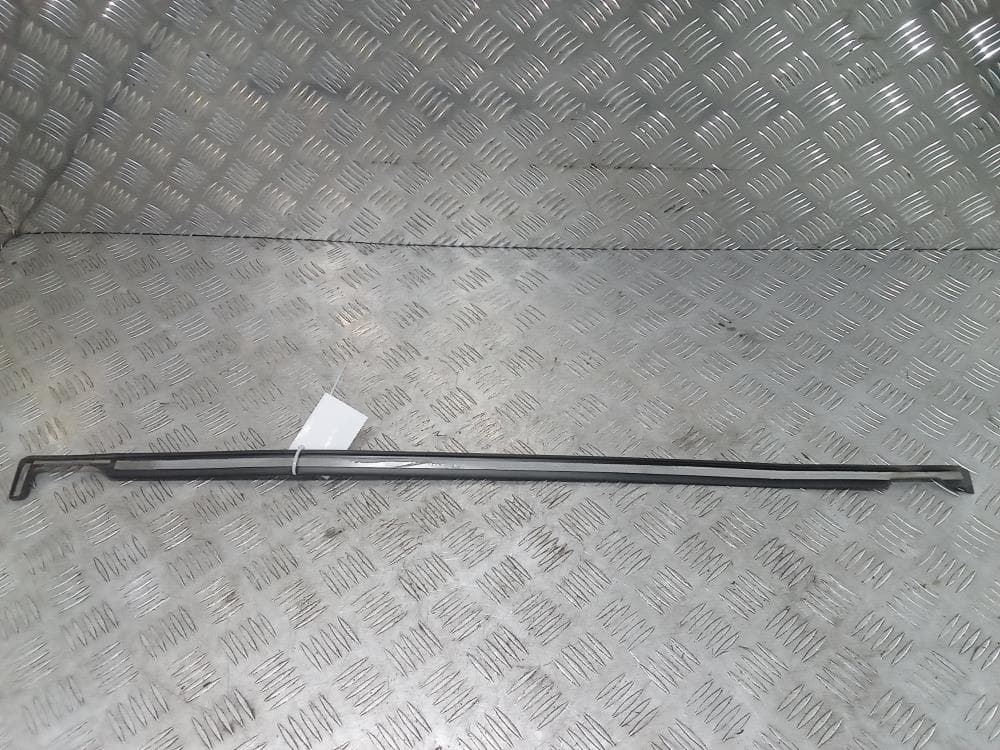 Уплотнитель к Tesla Model X (15-21)