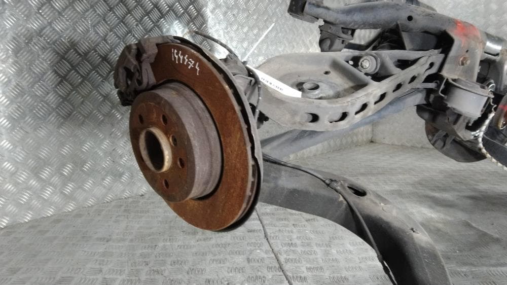 Балка подвески задняя к BMW X3 E83 (03-06)