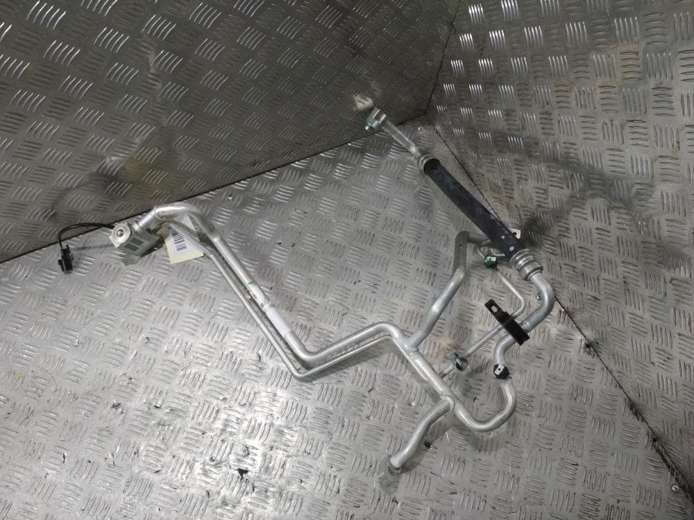 Трубка кондиционера к Tesla Model X (15-21)