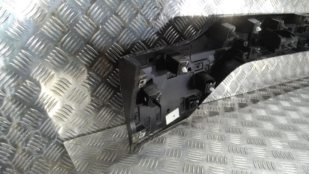 Молдинг крышки багажника к Jeep Grand Cherokee WL (21-24)