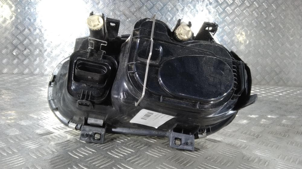 Фара правая к Volkswagen Golf 4 (97-06)